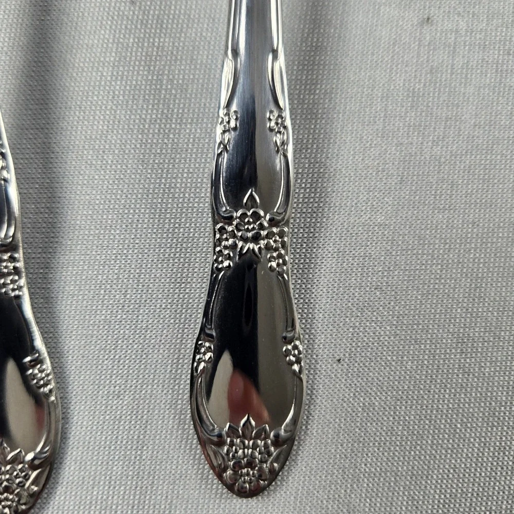 Wm A‎ Rogers Oneida Flatware Set 16pc Stainless Steel Floral Spoons Silverware